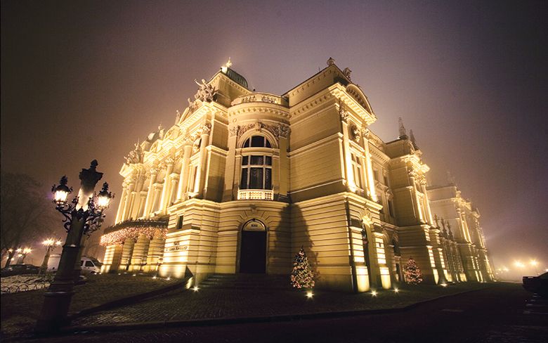 facade-lighting-1579168374